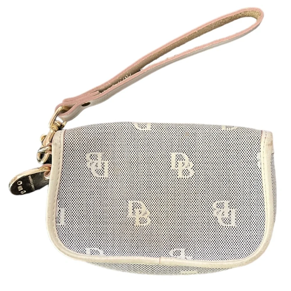 Dooney and‎ Bourke White Wristlet